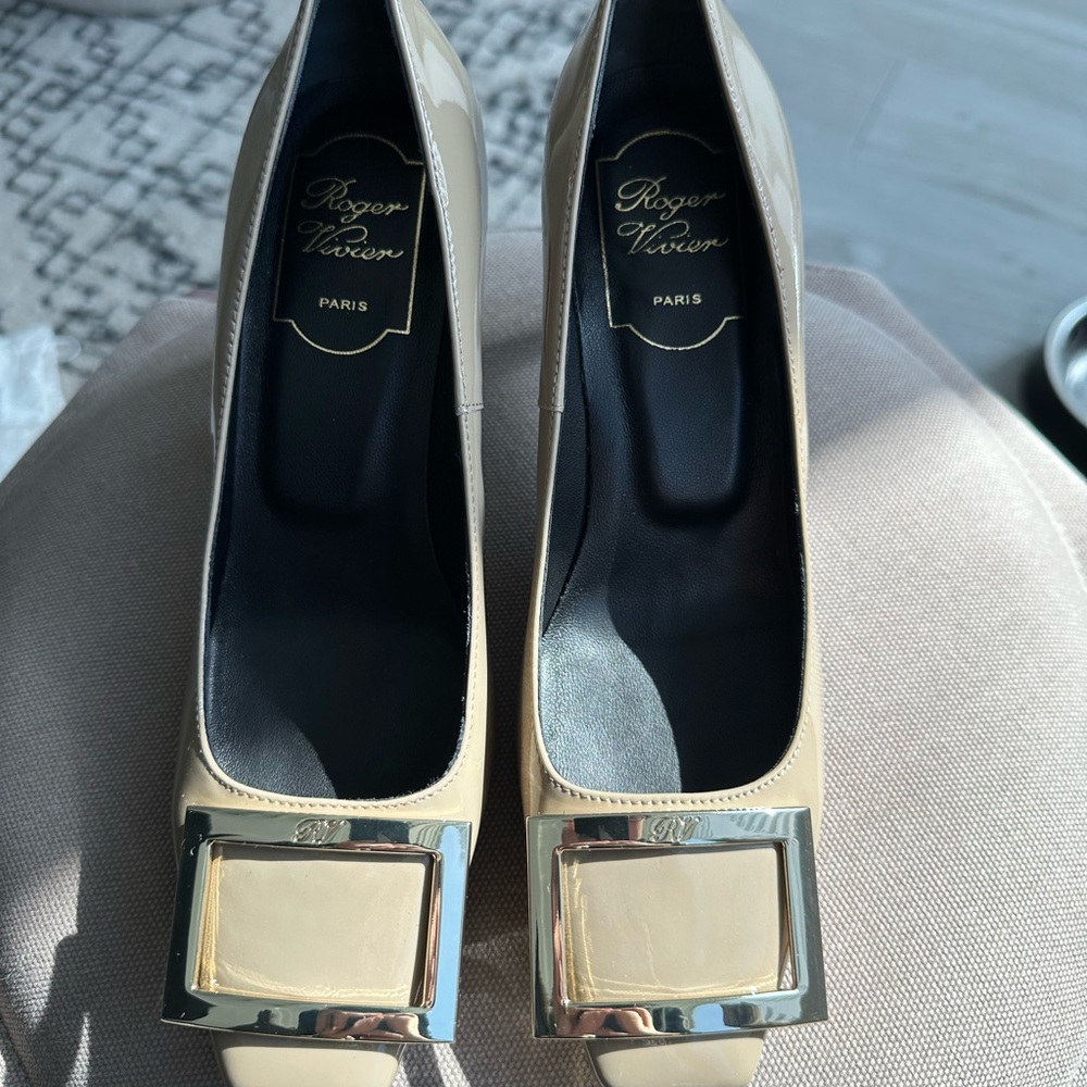 Roger Vivier Beige Pumps with Gold Buckle